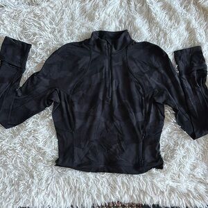 Lululemon Women’s Cropped Quarter-Zip Jacket - Size 6 in Black Camo